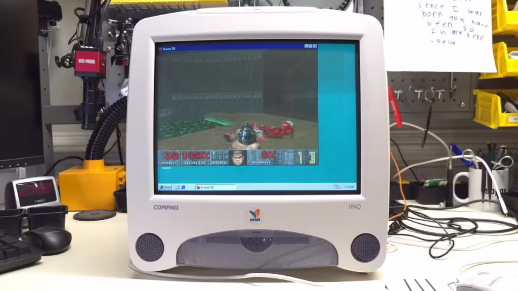 Windows 98 Runs on a 2000 Internet Appliance—And It Actually Works